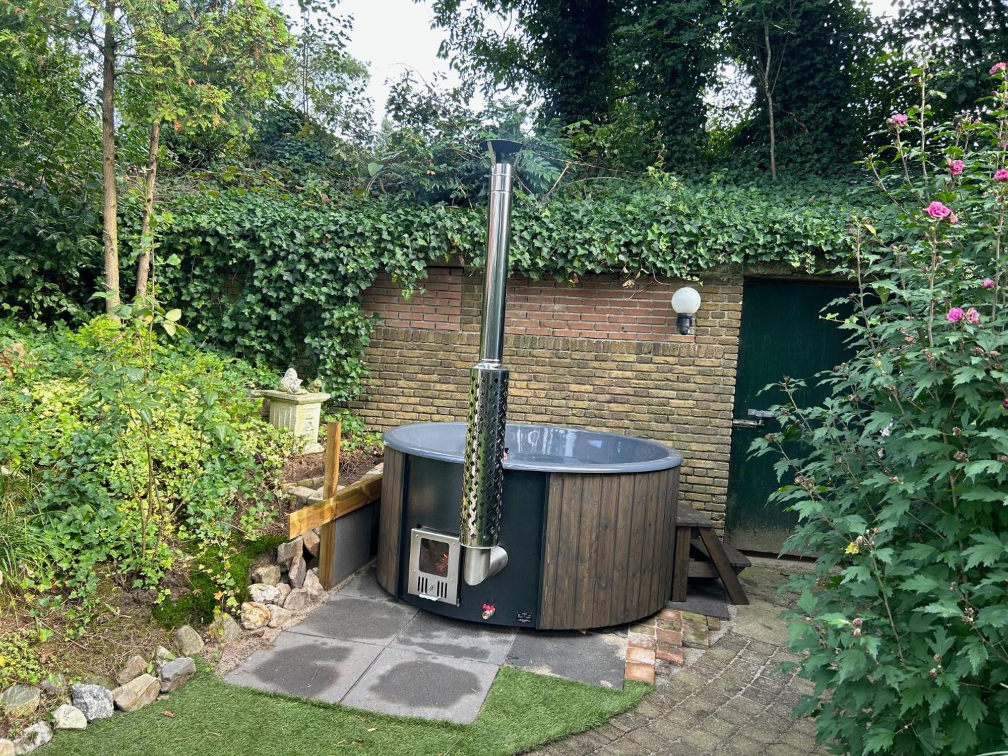 Вилла Bosboerderij De Goudsberg Met Hottub In Tuin Люнтерен Экстерьер фото